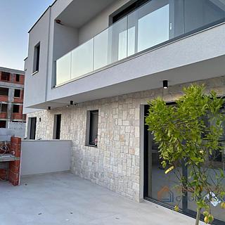 Prodej rodinného domu, 230m²