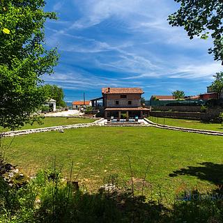 Prodej rodinného domu, 564m²