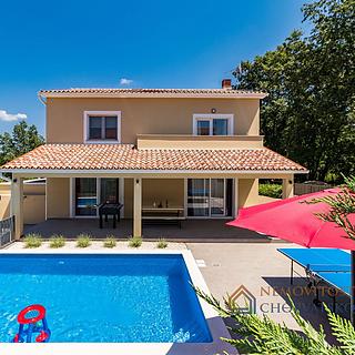 Prodej rodinného domu, 220m²