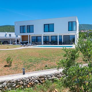 Prodej rodinného domu, 260m²