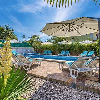 Prodej rodinného domu, 681m²