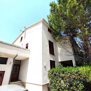 Prodej rodinného domu, 600m²