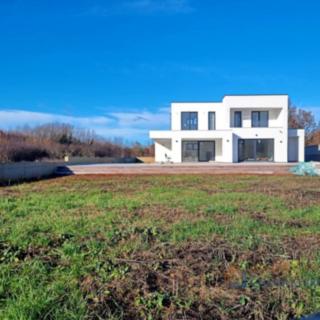 Prodej rodinného domu, 182m²