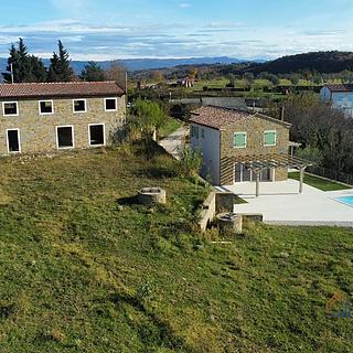 Prodej rodinného domu, 200m²