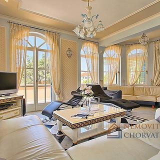 Prodej rodinného domu, 362m²