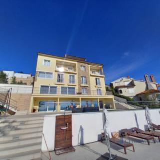 Prodej rodinného domu, 575m²