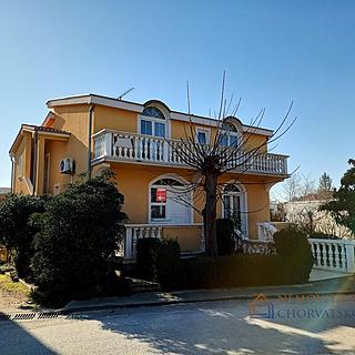 Prodej rodinného domu, 247m²