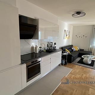 Pronájem bytu 1+kk, garsoniery, 71m²