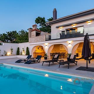 Prodej rodinného domu, 250m²