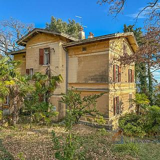 Prodej rodinného domu, 484m²