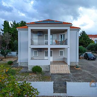 Prodej rodinného domu, 214m²