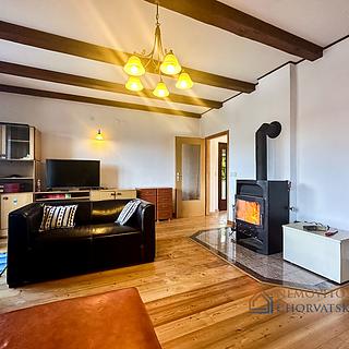 Prodej rodinného domu, 184m²