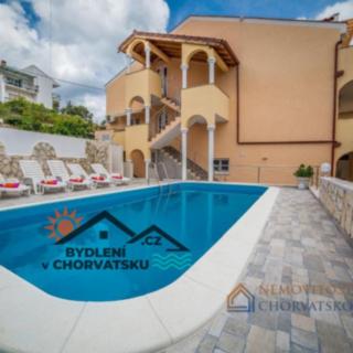 Prodej rodinného domu, 340m²