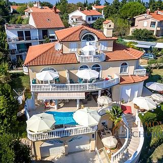 Prodej rodinného domu, 414m²