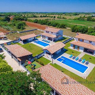 Prodej rodinného domu, 282m²