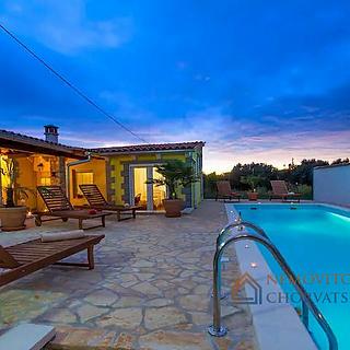 Prodej rodinného domu, 165m²