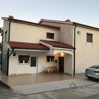 Prodej rodinného domu, 274m²