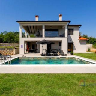 Prodej rodinného domu, 167m²