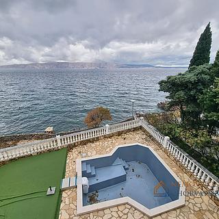 Prodej rodinného domu, 220m²