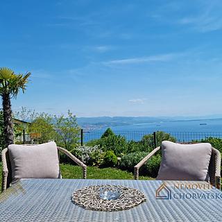 Prodej rodinného domu, 230m²