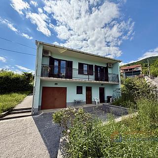 Prodej rodinného domu, 168m²