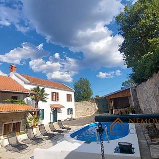 Prodej rodinného domu, 285m²