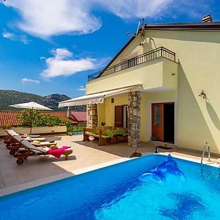 Prodej rodinného domu, 200m²