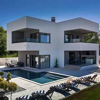 Prodej rodinného domu, 220m²