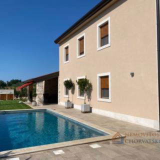 Prodej rodinného domu, 194m²