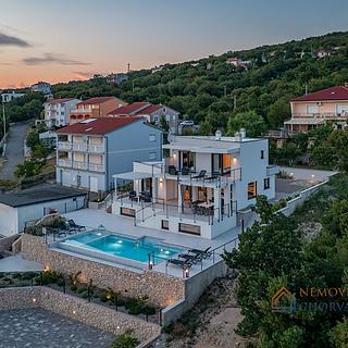 Prodej rodinného domu, 245m²