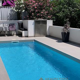 Prodej rodinného domu, 350m²