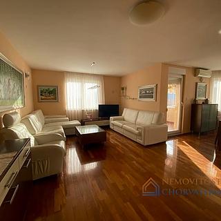 Prodej bytu 5+1 a více, 207m²