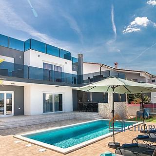 Prodej rodinného domu, 190m²