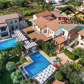 Prodej rodinného domu, 709m²