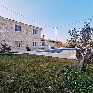 Prodej rodinného domu, 220m²