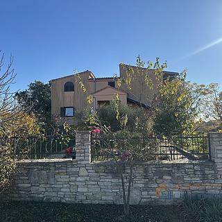 Prodej rodinného domu, 335m²