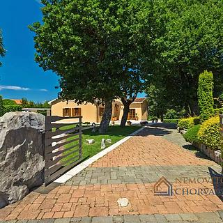 Prodej rodinného domu, 350m²