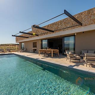 Prodej rodinného domu, 295m²