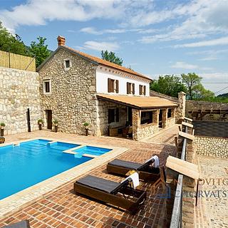 Prodej rodinného domu, 200m²