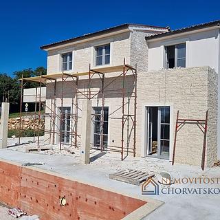 Prodej rodinného domu, 303m²