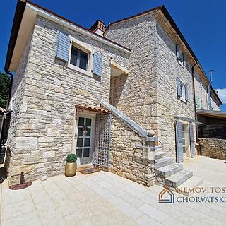 Prodej rodinného domu, 208m²