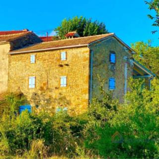 Prodej rodinného domu, 230m²