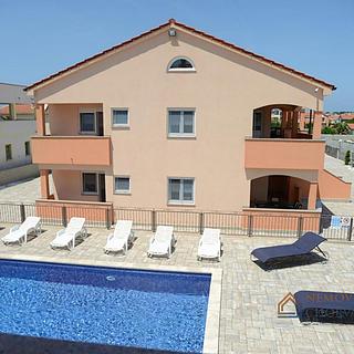 Prodej rodinného domu, 532m²