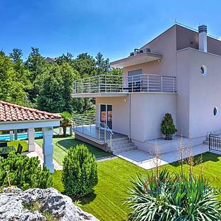 Pronájem rodinného domu, 210m²