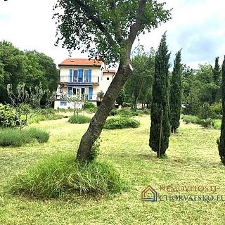 Prodej rodinného domu, 178m²