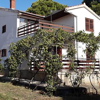 Prodej rodinného domu, 221m²