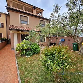 Prodej rodinného domu, 400m²