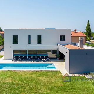 Prodej rodinného domu, 190m²