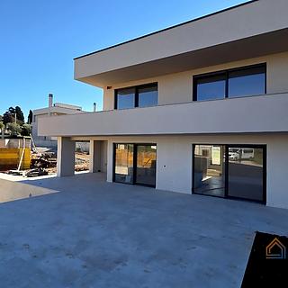 Prodej rodinného domu, 307m²