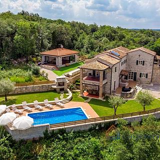 Prodej rodinného domu, 300m²